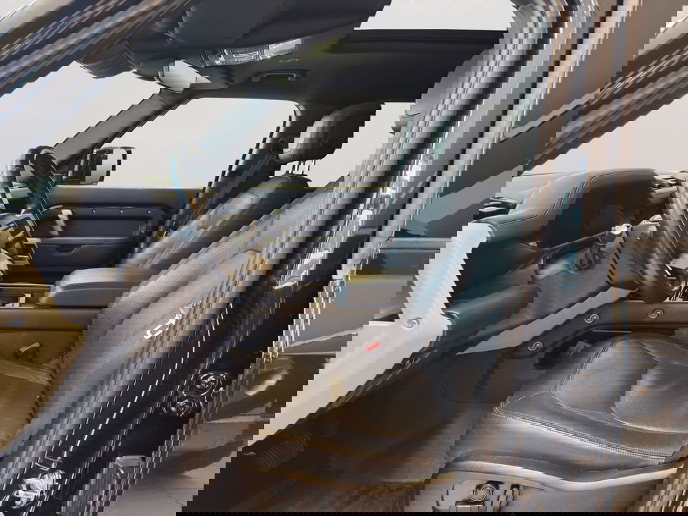 Land Rover Defender usata a Latina (11)