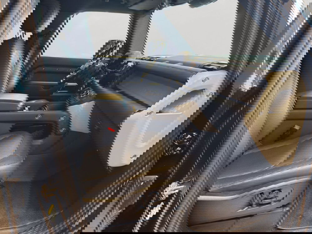 Land Rover Defender usata a Latina (3)