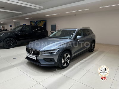 Volvo V60 Cross Country B4 (d) AWD Geartronic Business Pro Line del 2020 usata a Forli'