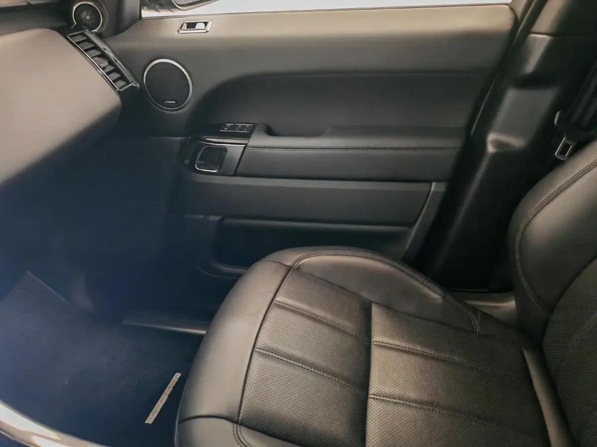 Land Rover Range Rover Sport usata a Novara (17)