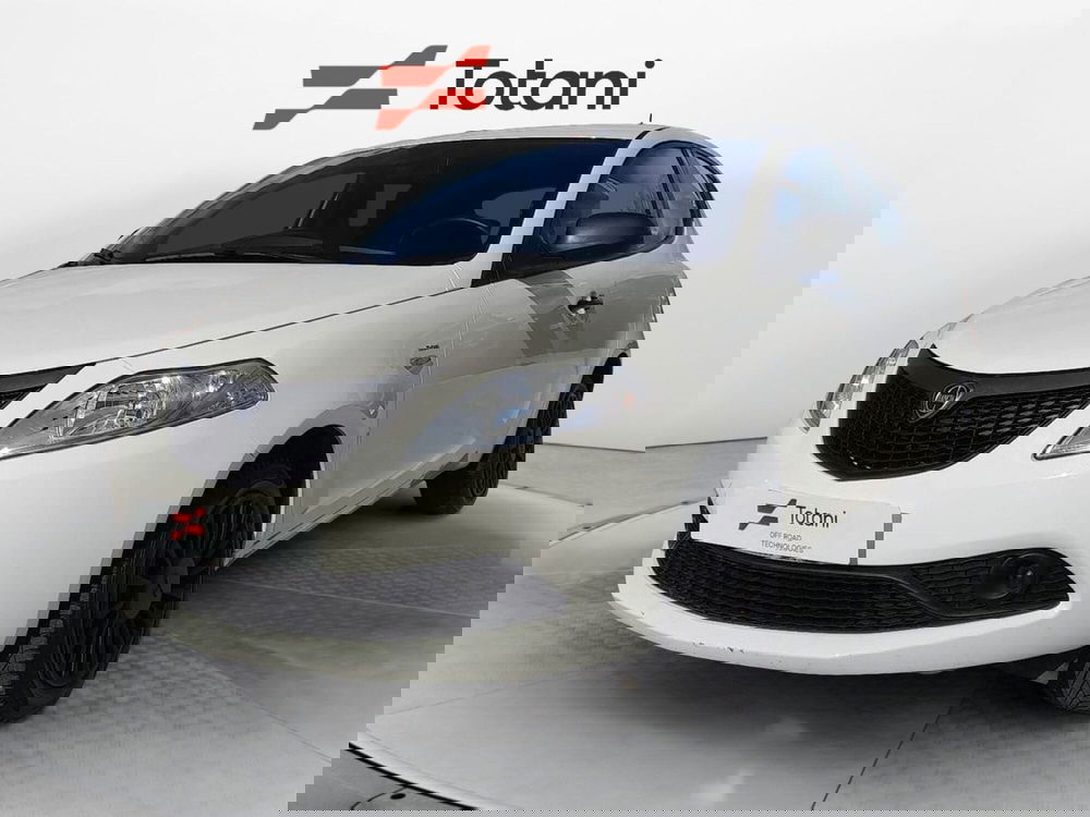 Lancia Ypsilon usata a L'Aquila