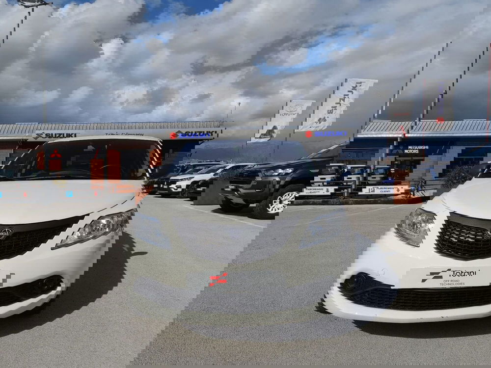 Lancia Ypsilon usata a L'Aquila (8)