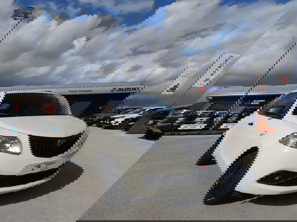 Lancia Ypsilon usata a L'Aquila (4)