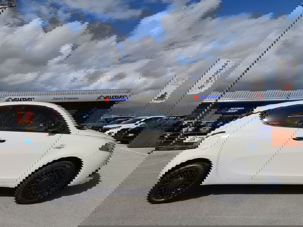 Lancia Ypsilon usata a L'Aquila (5)