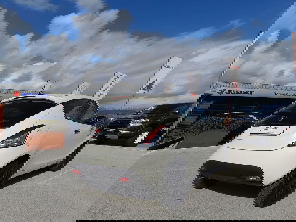 Lancia Ypsilon usata a L'Aquila (6)