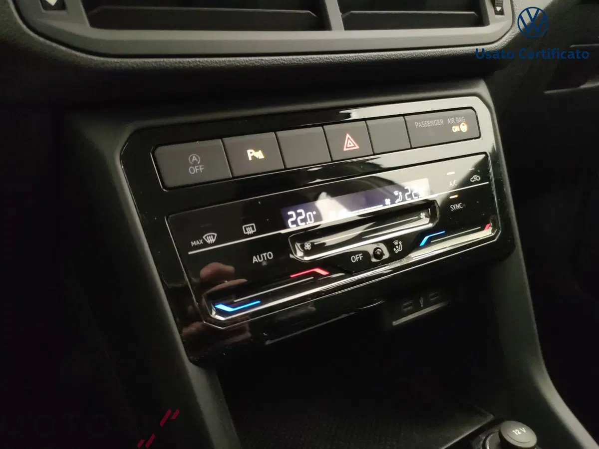 Volkswagen T-Cross usata a Varese (13)