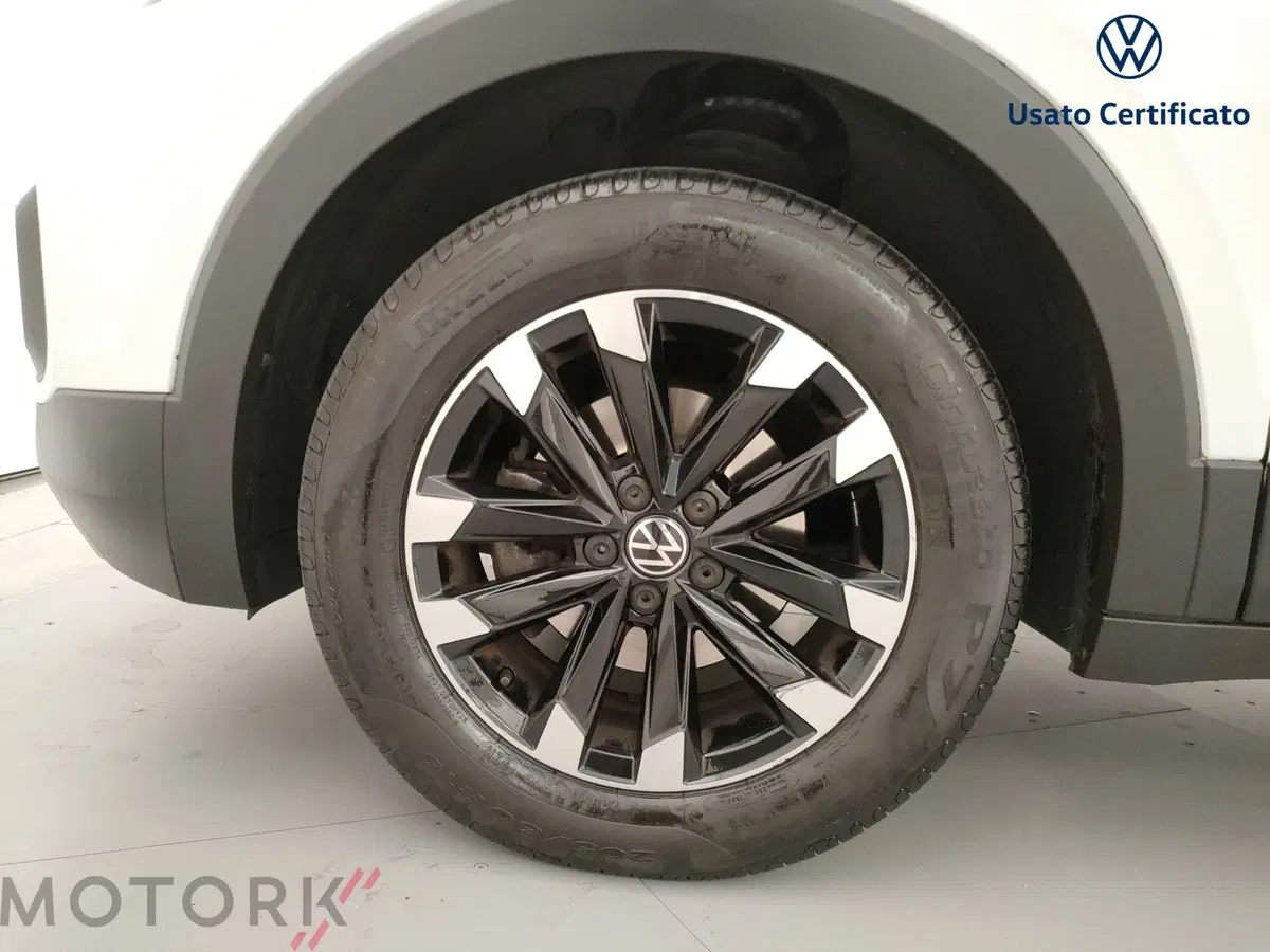 Volkswagen T-Cross usata a Varese (6)