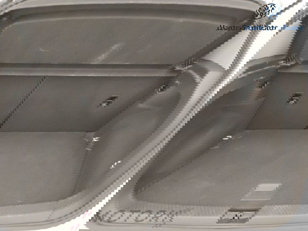 Volkswagen T-Cross usata a Varese (9)