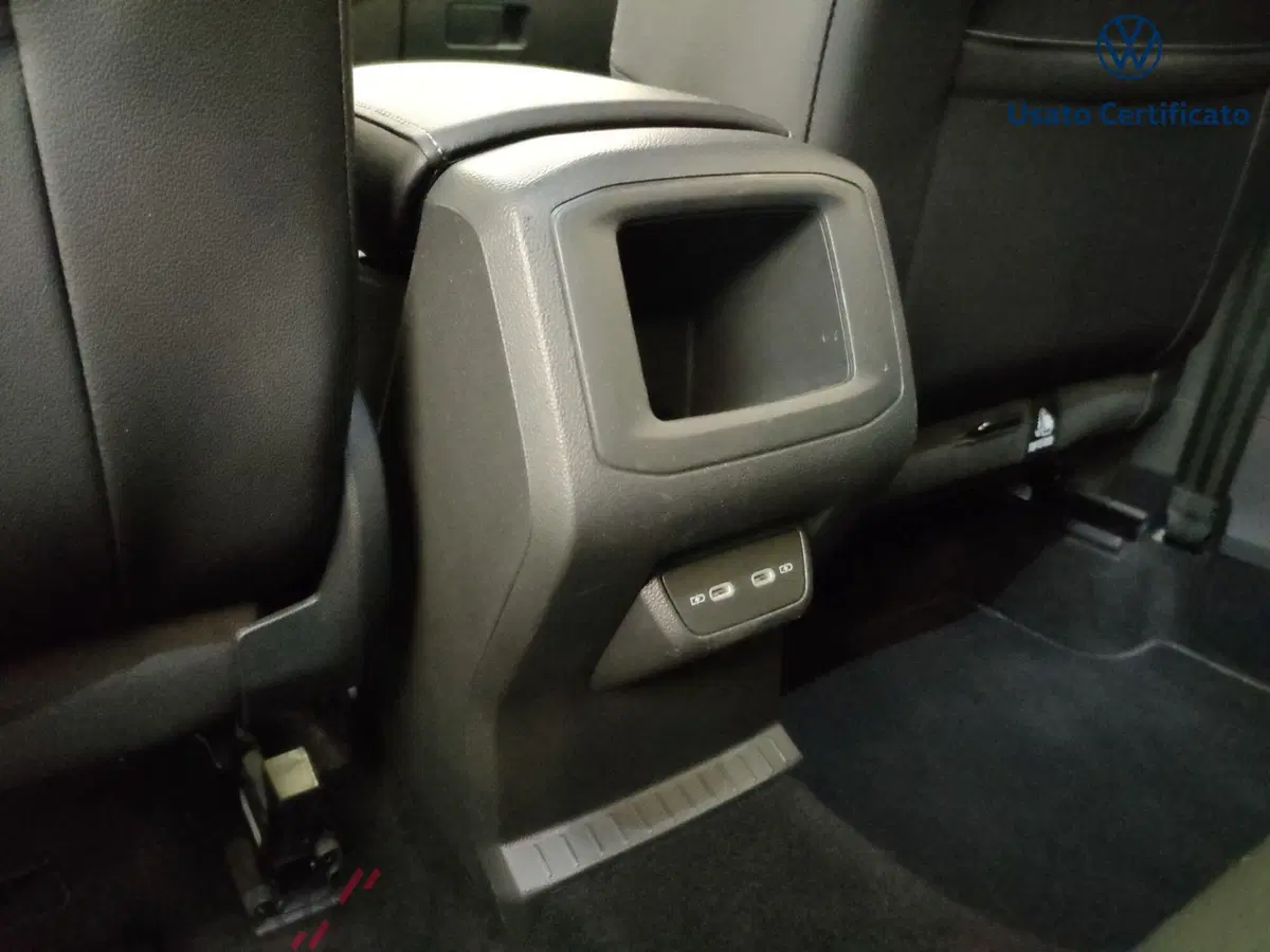 Volkswagen T-Cross usata a Varese (12)