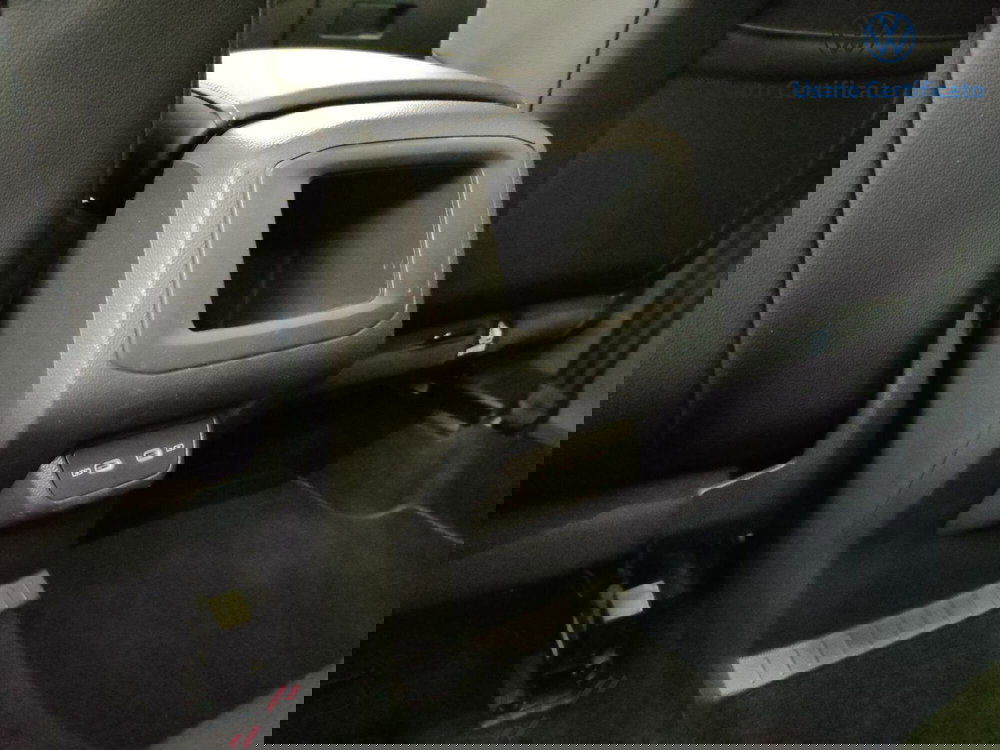Volkswagen T-Cross usata a Varese (12)