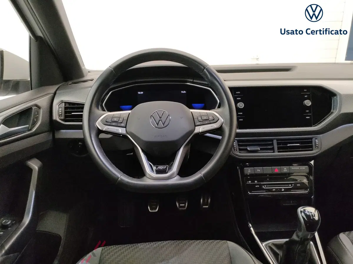 Volkswagen T-Cross usata a Varese (13)