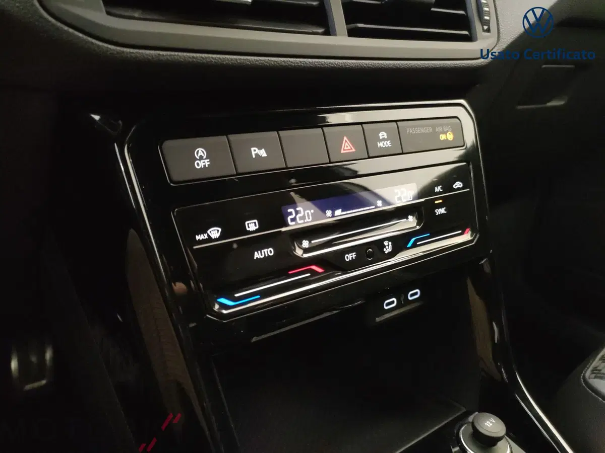 Volkswagen T-Cross usata a Varese (14)