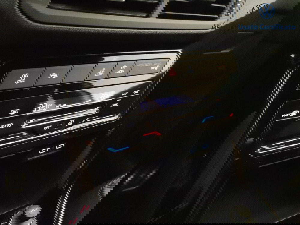 Volkswagen T-Cross usata a Varese (14)