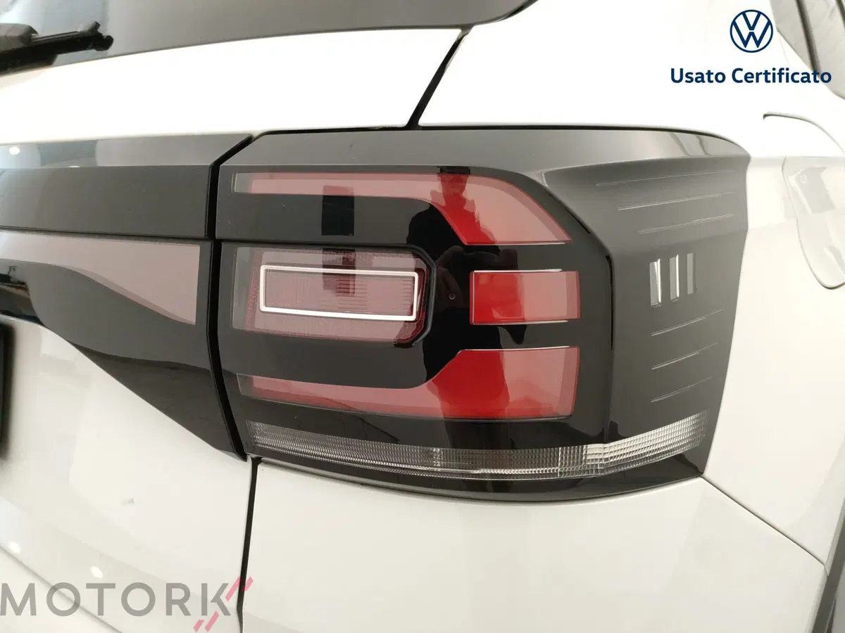 Volkswagen T-Cross usata a Varese (8)