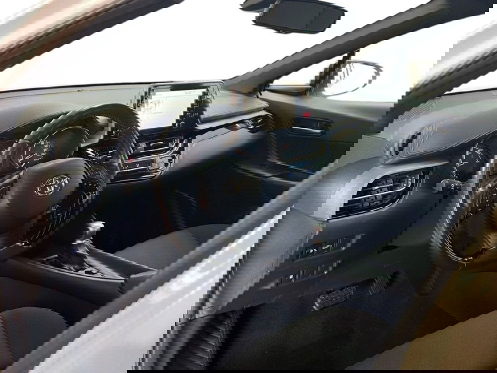 Toyota Toyota C-HR usata a Roma (15)