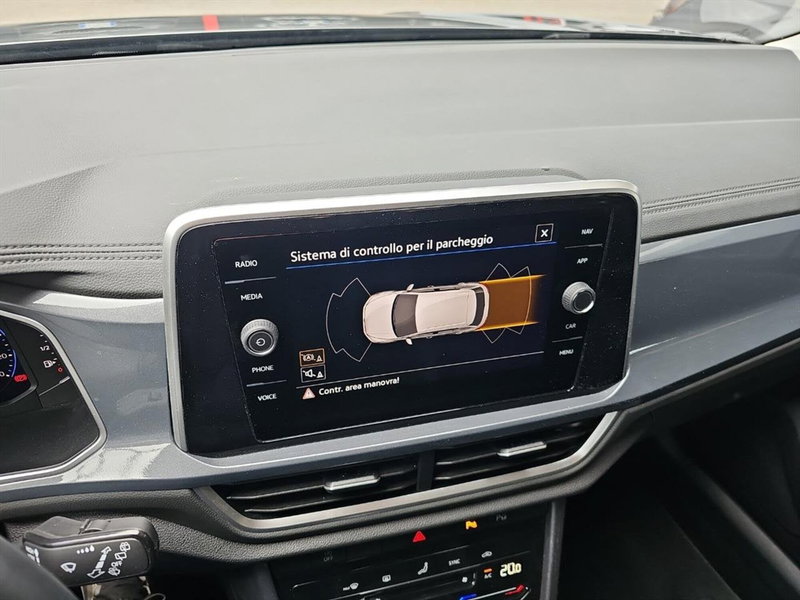 Volkswagen T-Roc usata a Lecco (13)