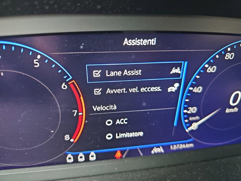 Volkswagen T-Roc usata a Lecco (15)