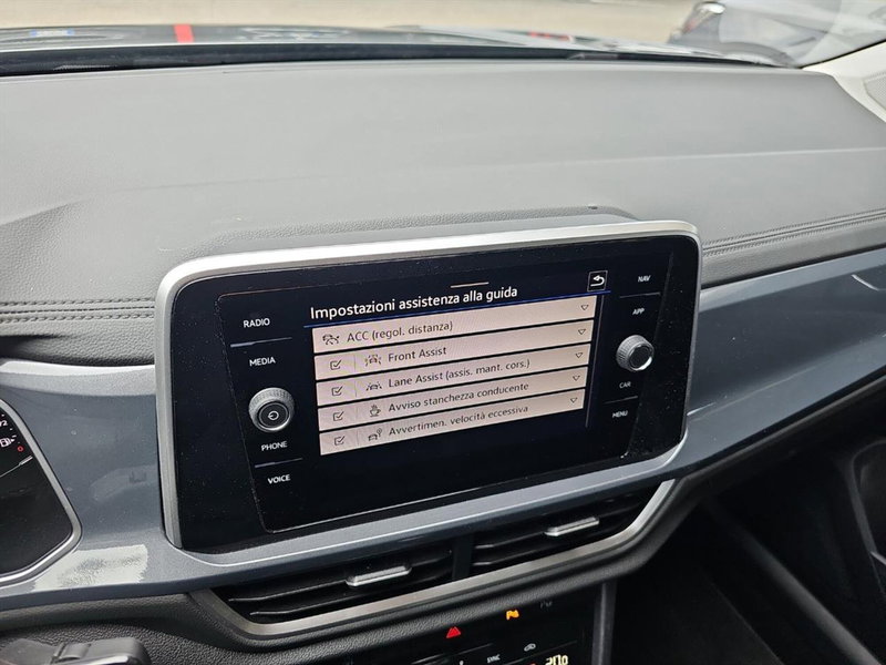 Volkswagen T-Roc usata a Lecco (16)