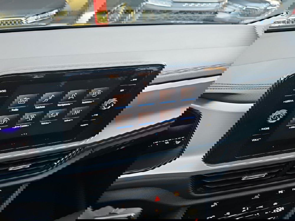 Volkswagen T-Roc usata a Lecco (13)