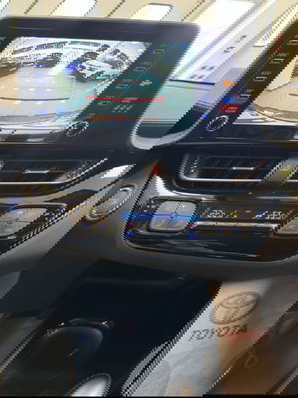 Toyota Toyota C-HR usata a Prato (12)