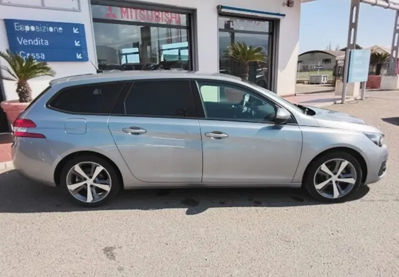 Peugeot 308 SW usata a Cosenza (4)