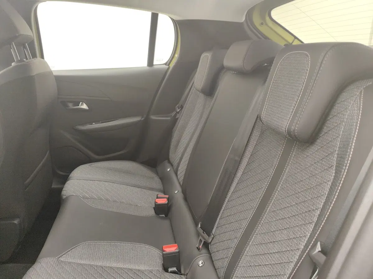Peugeot 208 nuova a Como (12)