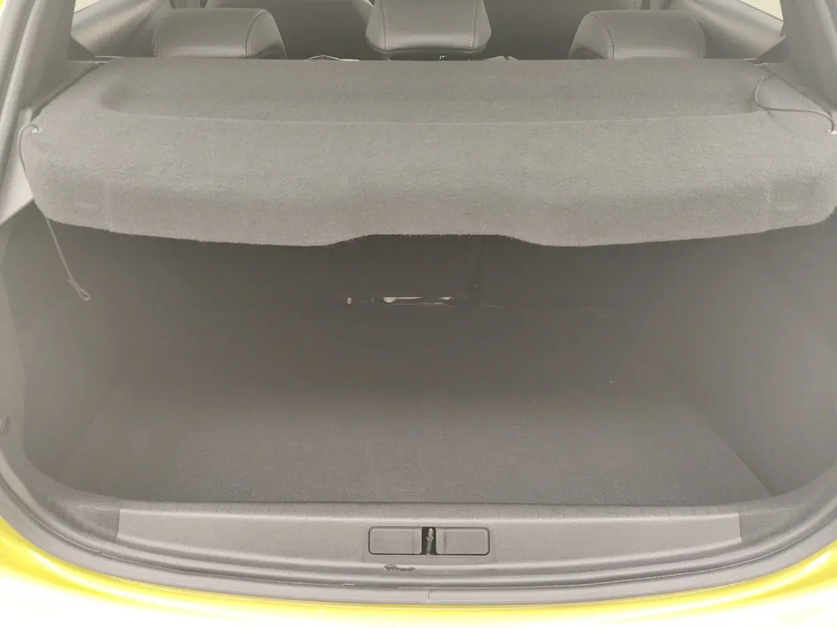 Peugeot 208 nuova a Como (16)