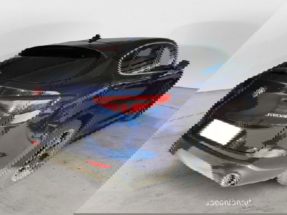 Alfa Romeo Stelvio usata a Salerno (3)