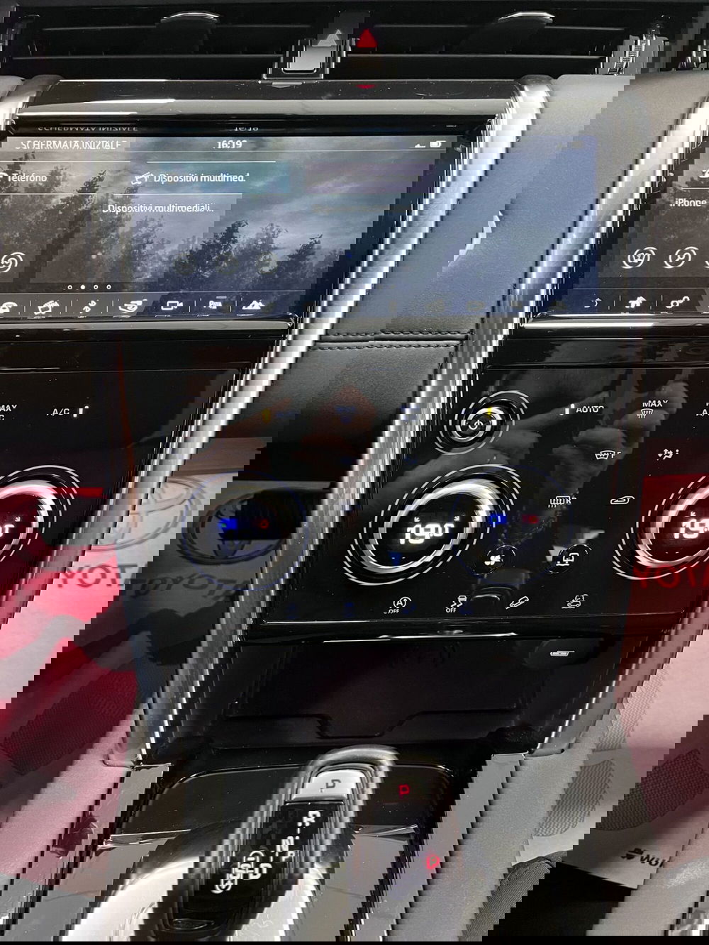 Land Rover Discovery Sport usata a Prato (13)