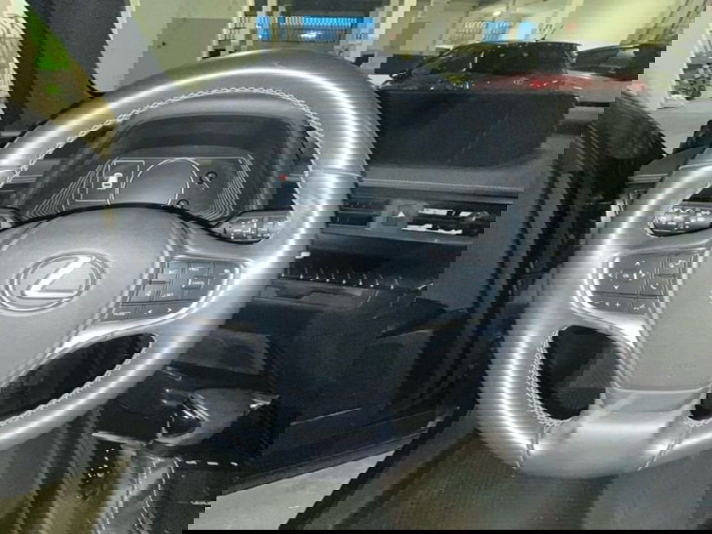 Lexus UX usata a Vicenza (12)