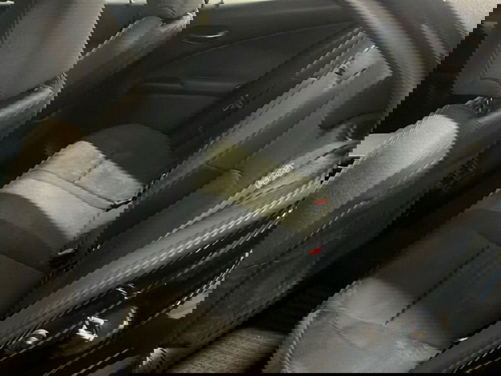 Lexus UX usata a Vicenza (16)