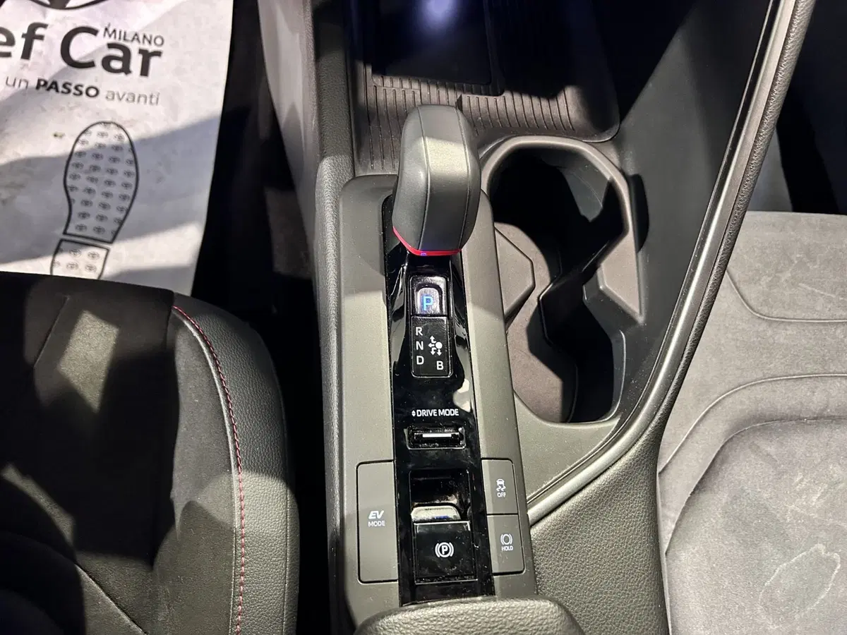 Toyota Toyota C-HR usata a Milano (15)
