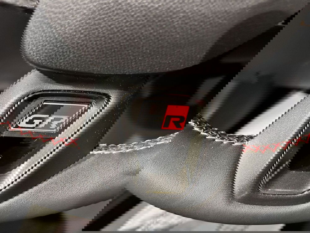 Toyota Toyota C-HR usata a Milano (18)