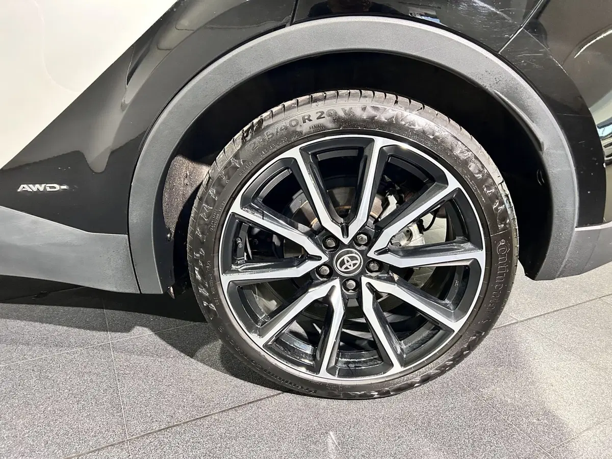 Toyota Toyota C-HR usata a Milano (7)