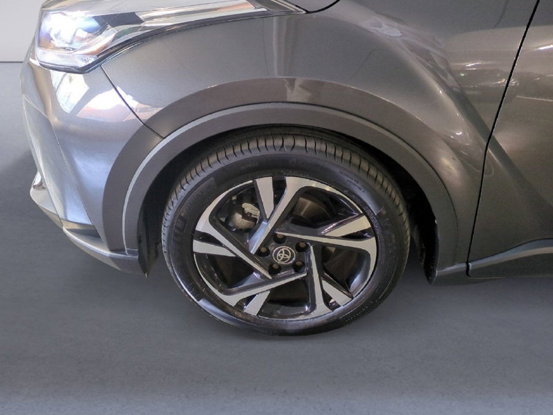 Toyota Toyota C-HR usata a Milano (11)