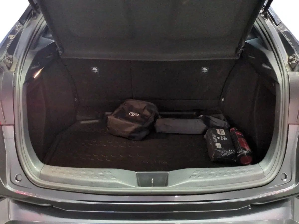 Toyota Toyota C-HR usata a Milano (12)