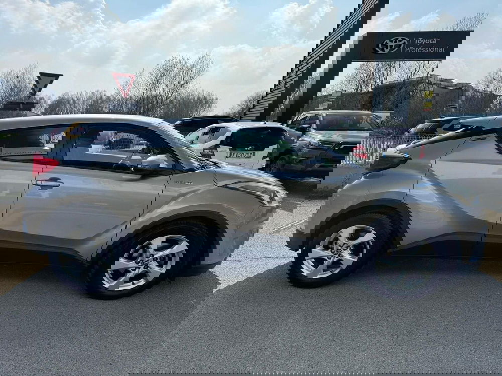 Toyota Toyota C-HR usata a Modena (5)