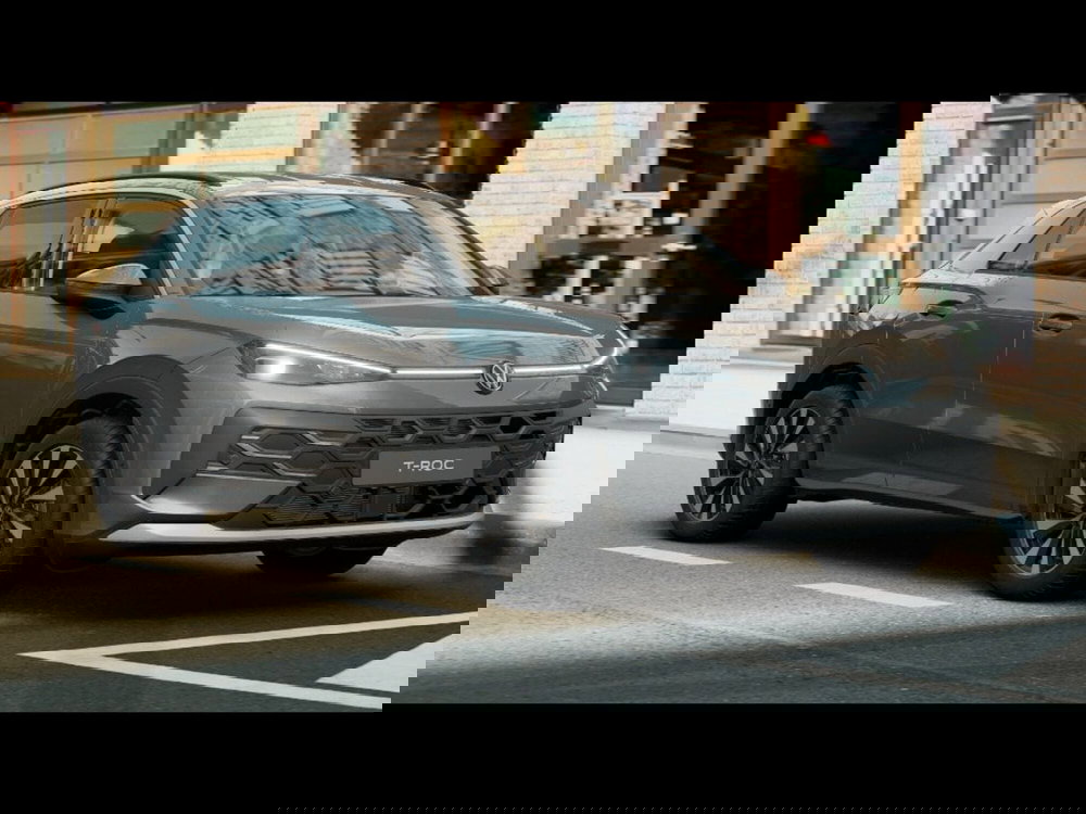 Volkswagen T-Roc nuova a Livorno