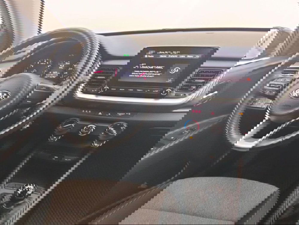 Kia Stonic usata a Como (11)