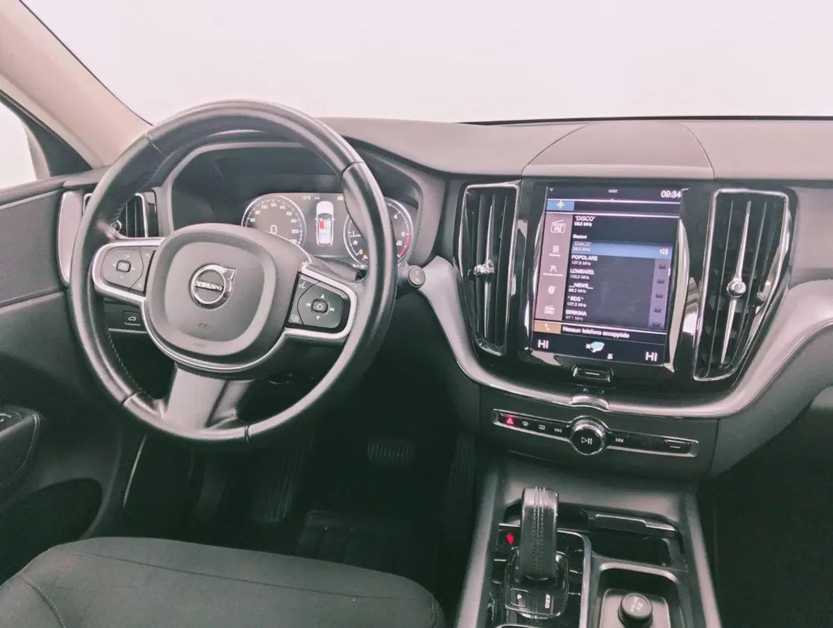 Volvo XC60 usata a Como (10)