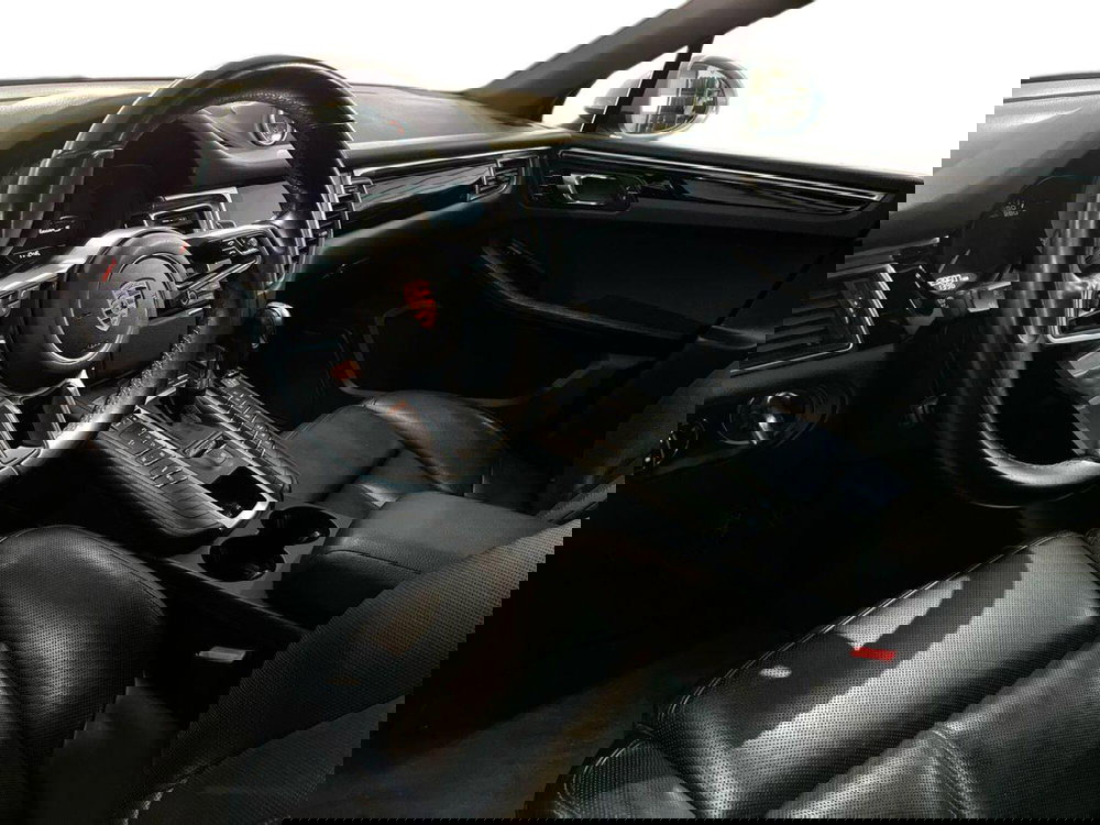 Porsche Macan usata a Bari (10)