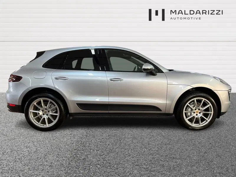 Porsche Macan usata a Bari (5)