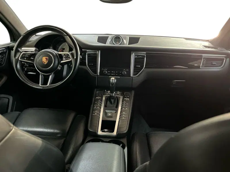 Porsche Macan usata a Bari (8)