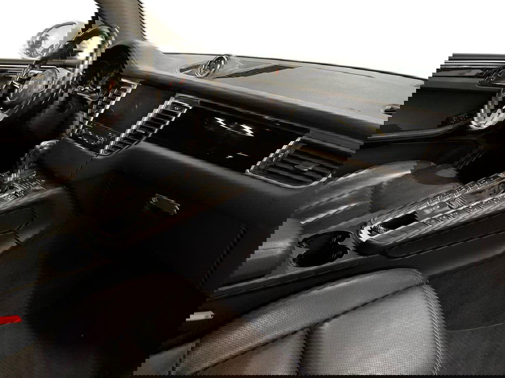 Porsche Macan usata a Bari (9)