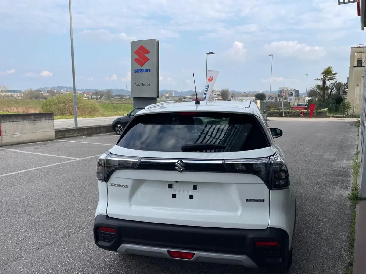 Suzuki S-Cross nuova a Vicenza (5)