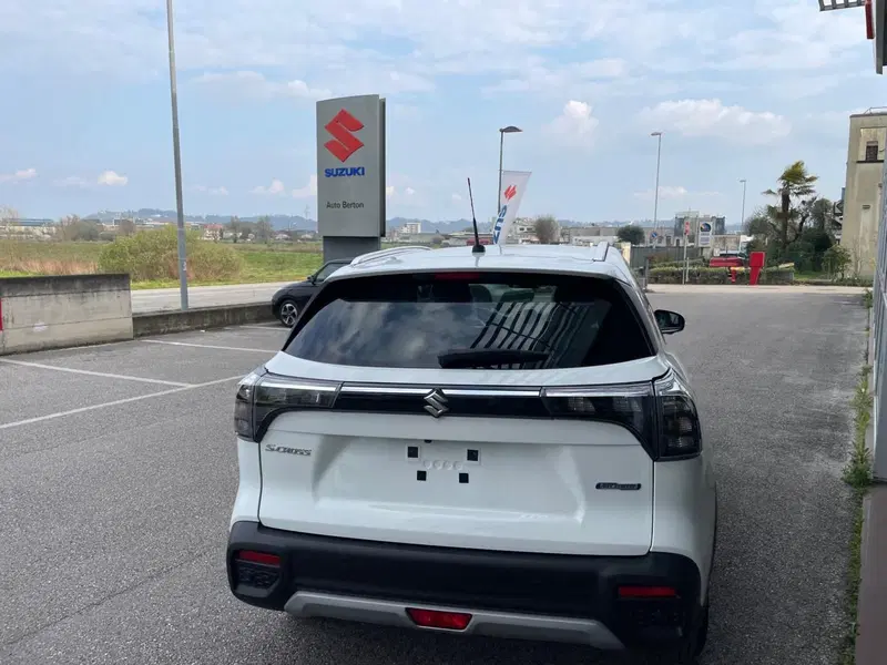 Suzuki S-Cross nuova a Vicenza (5)