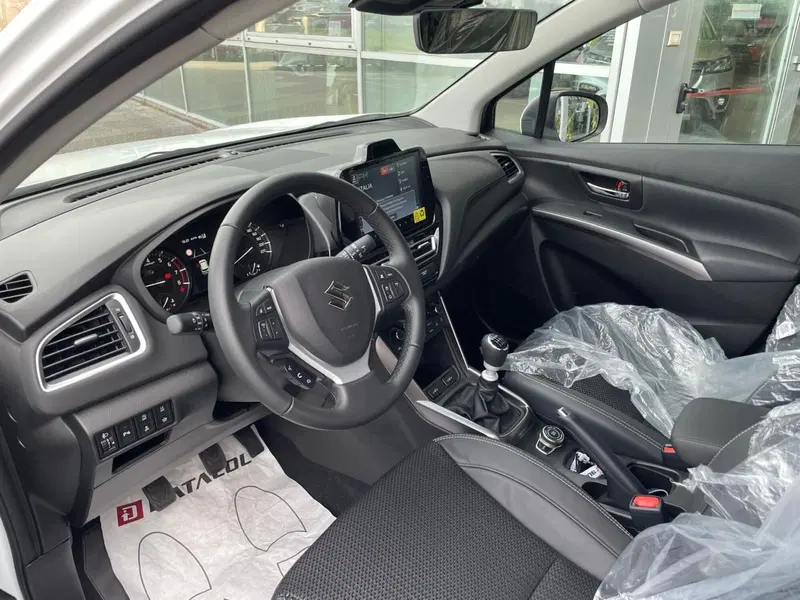 Suzuki S-Cross nuova a Vicenza (7)