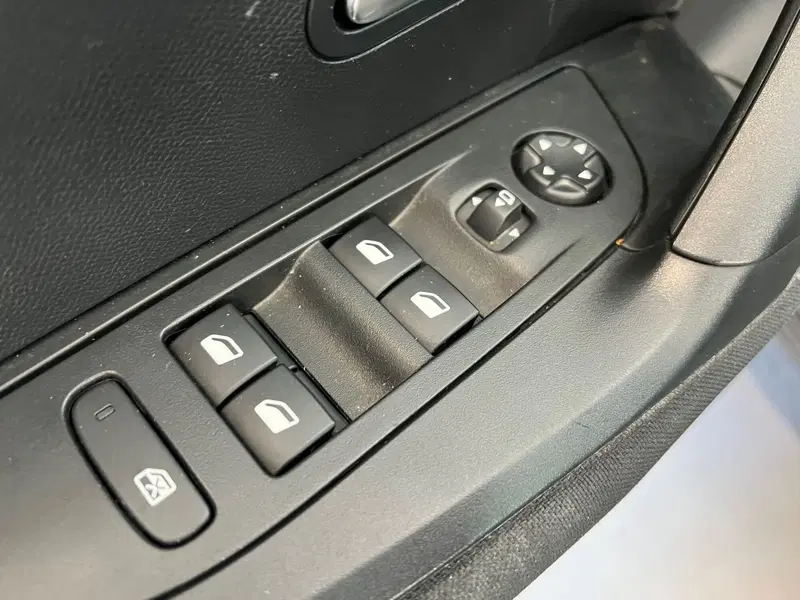 Peugeot 2008 usata a Bari (13)
