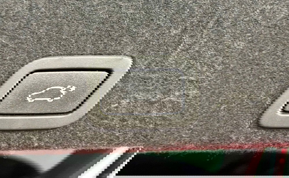 Volvo XC60 usata a Bari (10)