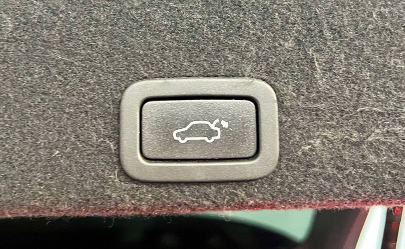 Volvo XC60 usata a Bari (10)